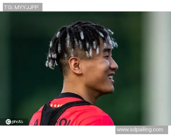 法国脏辫足球明星的传奇之路与场上风采解析